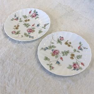 Set of 2 wedgwood rosehip porcelain